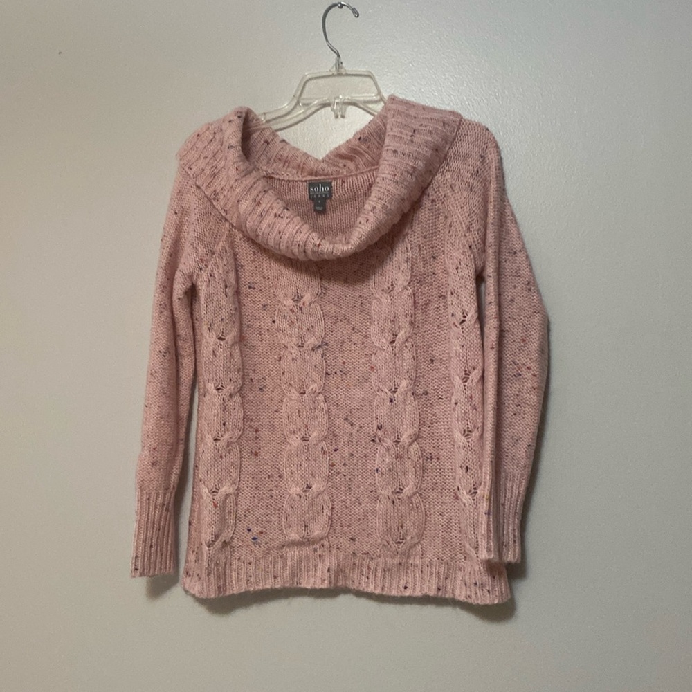 Nicely fitting under the neck soho sweater size S